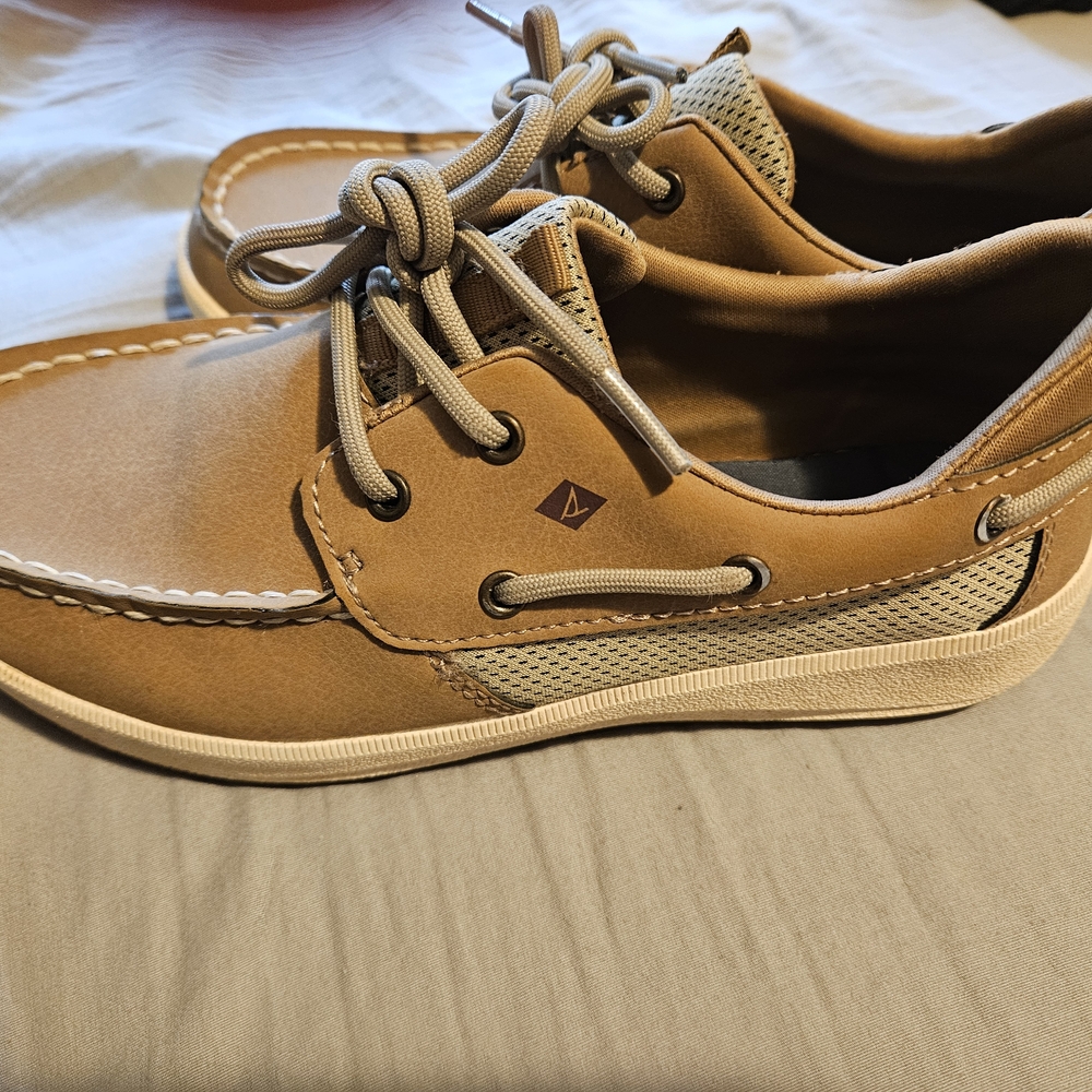 Sperry Tan Boat Shoes with Moccasin Design and 360 Lacing